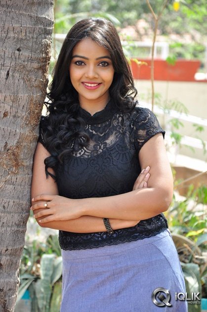 Nithya-Shetty-Interview-About-Padesave